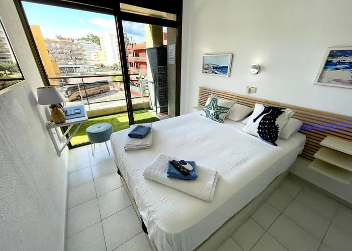 Apartemento Piscina Centro 3 Min Playa Апартаменты *