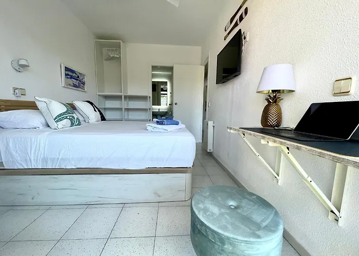 Апартаменты Apartemento Piscina Centro 3 Min Playa